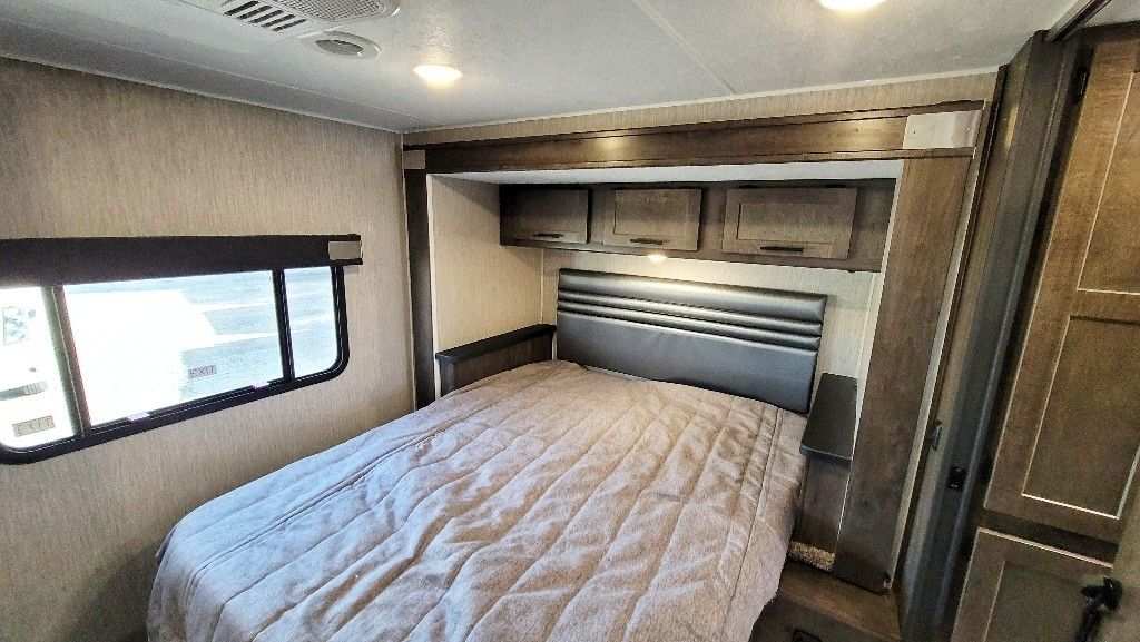 Photo 5 - 2021 Coachmen Class C Motorhome rental photo 7