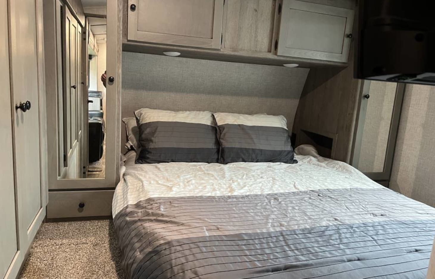 Photo 10 - 2020 Keystone Rv Toy Hauler rental photo 12
