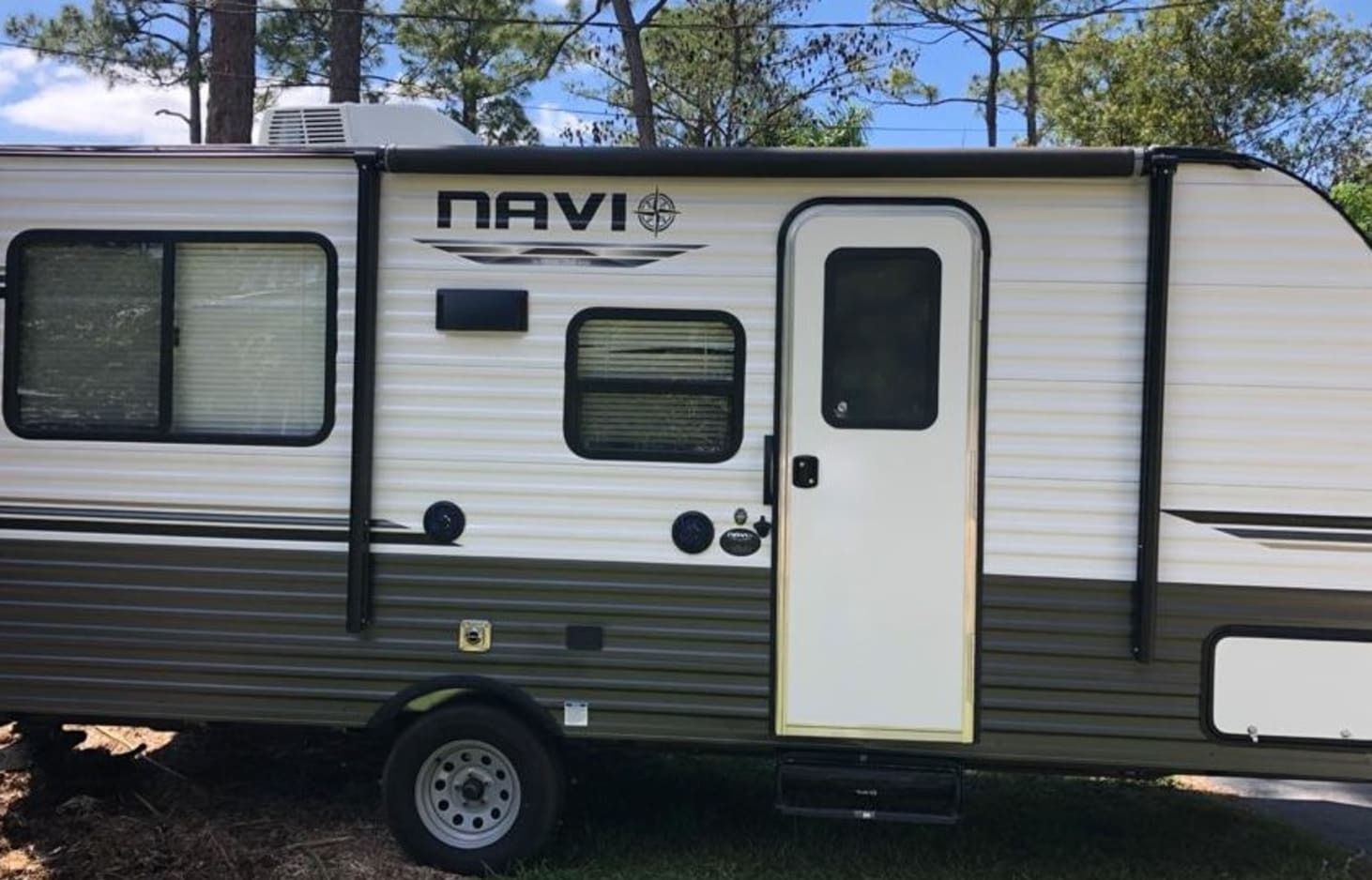 Photo 15 - 2019 Prime Time Travel Trailer rental photo 17