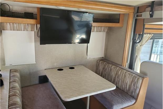 Photo 4 - 2019 Winnebago Class A Motorhome rental photo 6