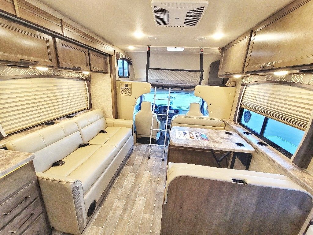 Photo 6 - 2021 Thor Motor Coach Class C Motorhome rental photo 8