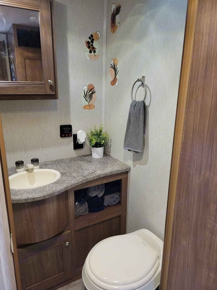Photo 4 - 2018 Heartland Travel Trailer rental photo 6