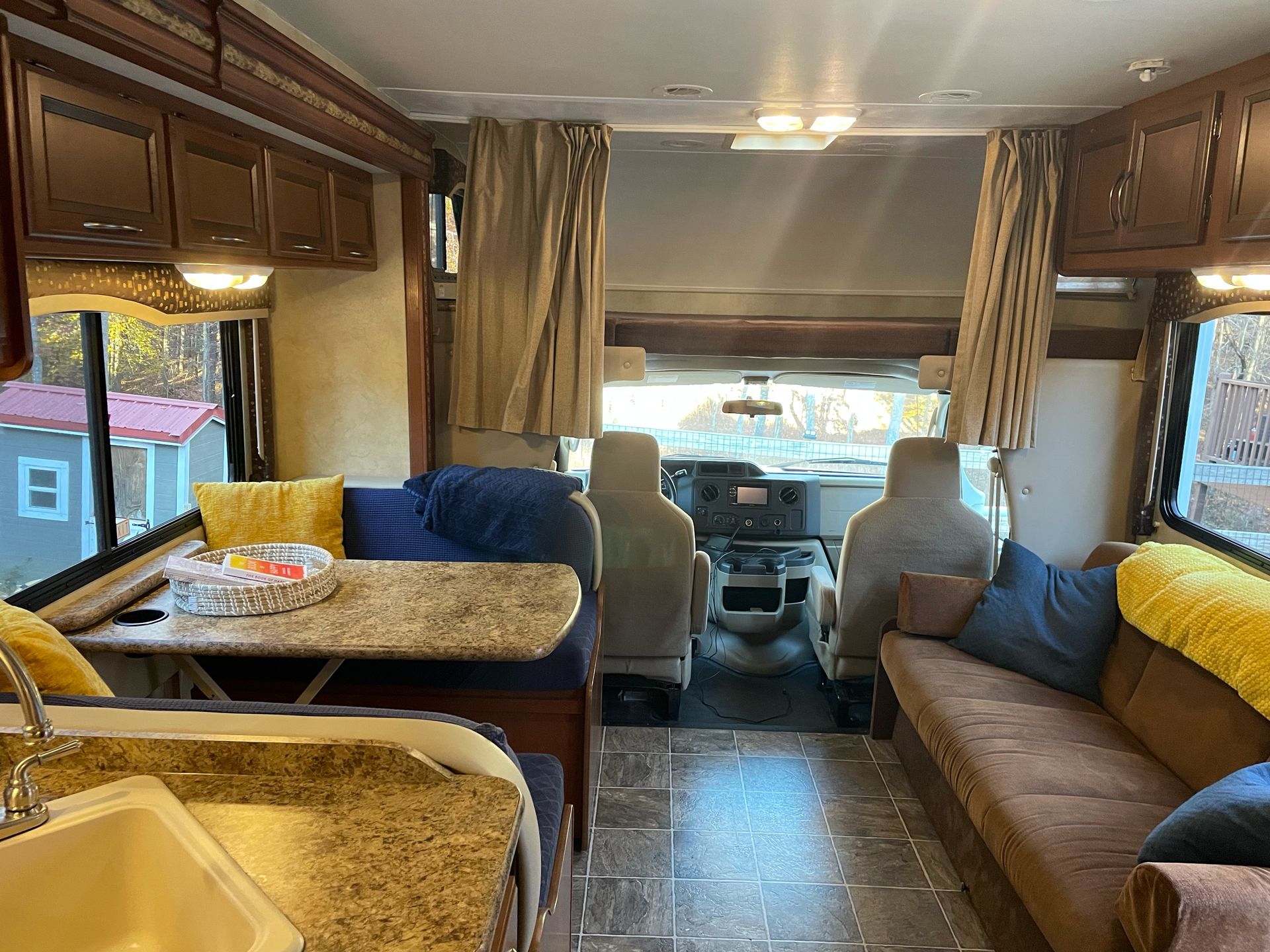 Photo 2 - 2013 Thor Class C Motorhome rental photo 4