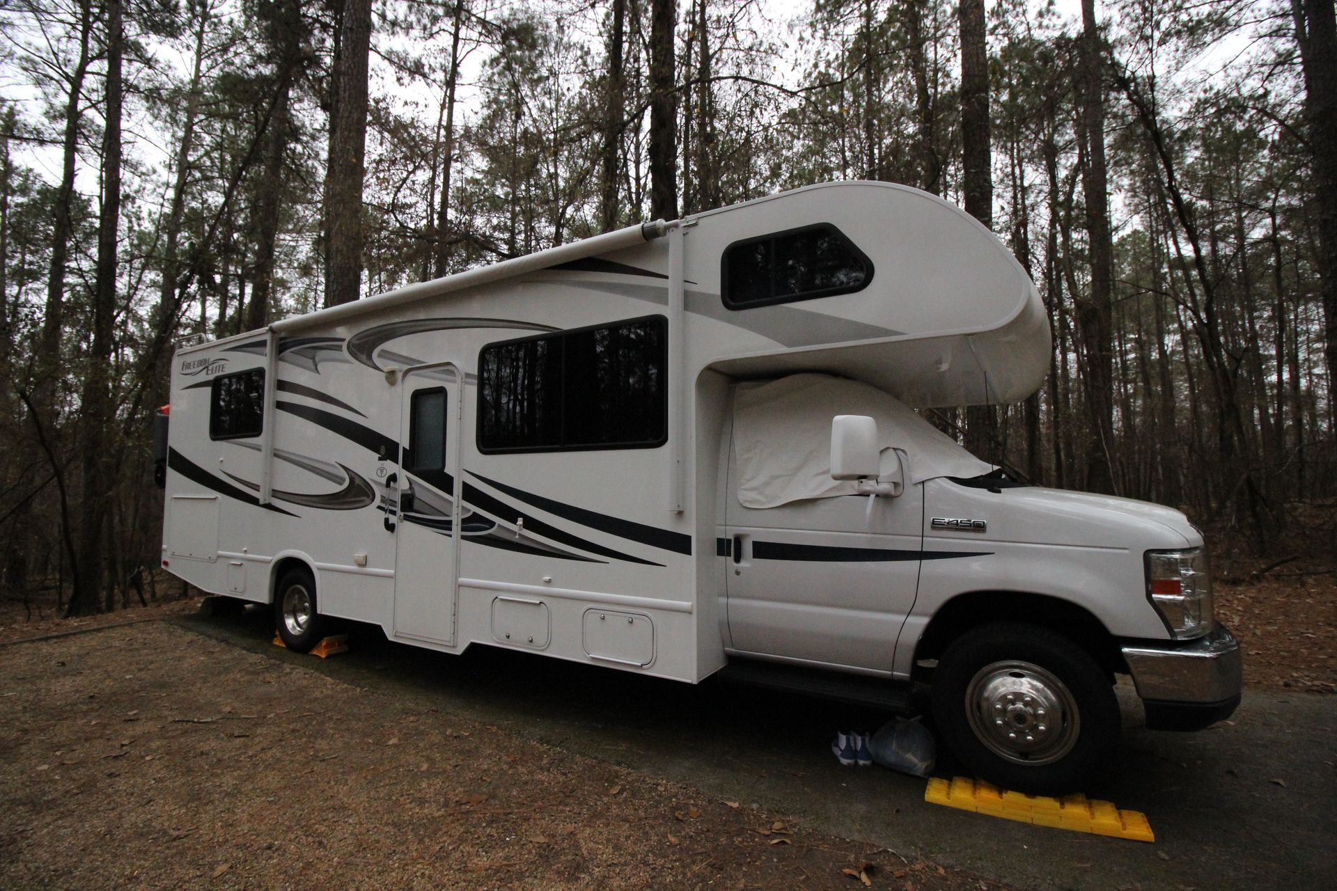 Photo 24 - 2013 Thor Class C Motorhome rental photo 26