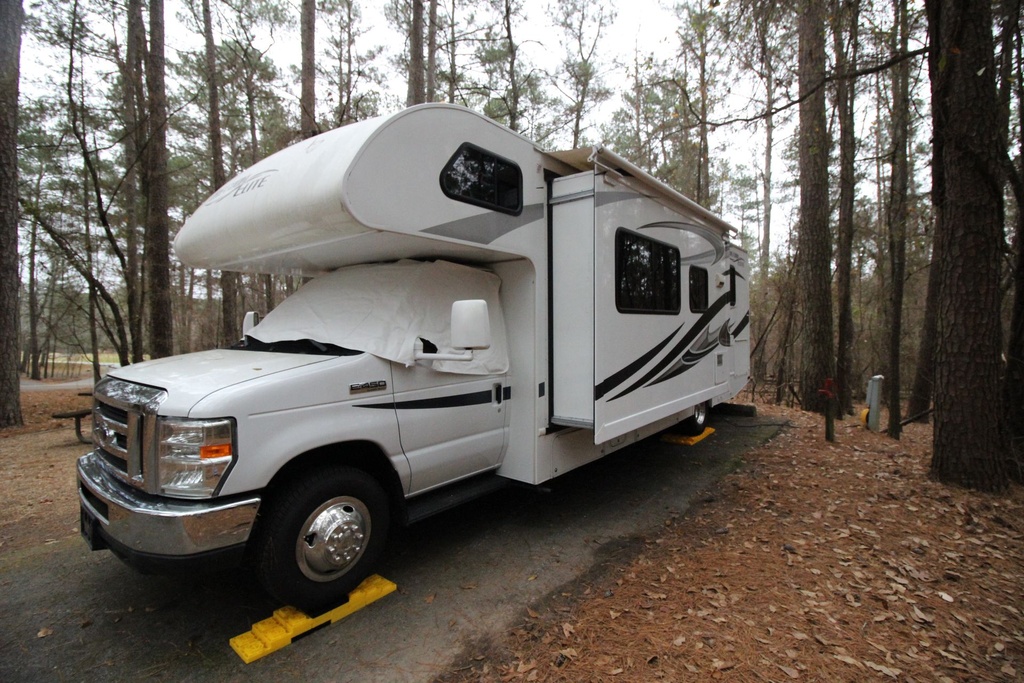 Photo 25 - 2013 Thor Class C Motorhome rental photo 27