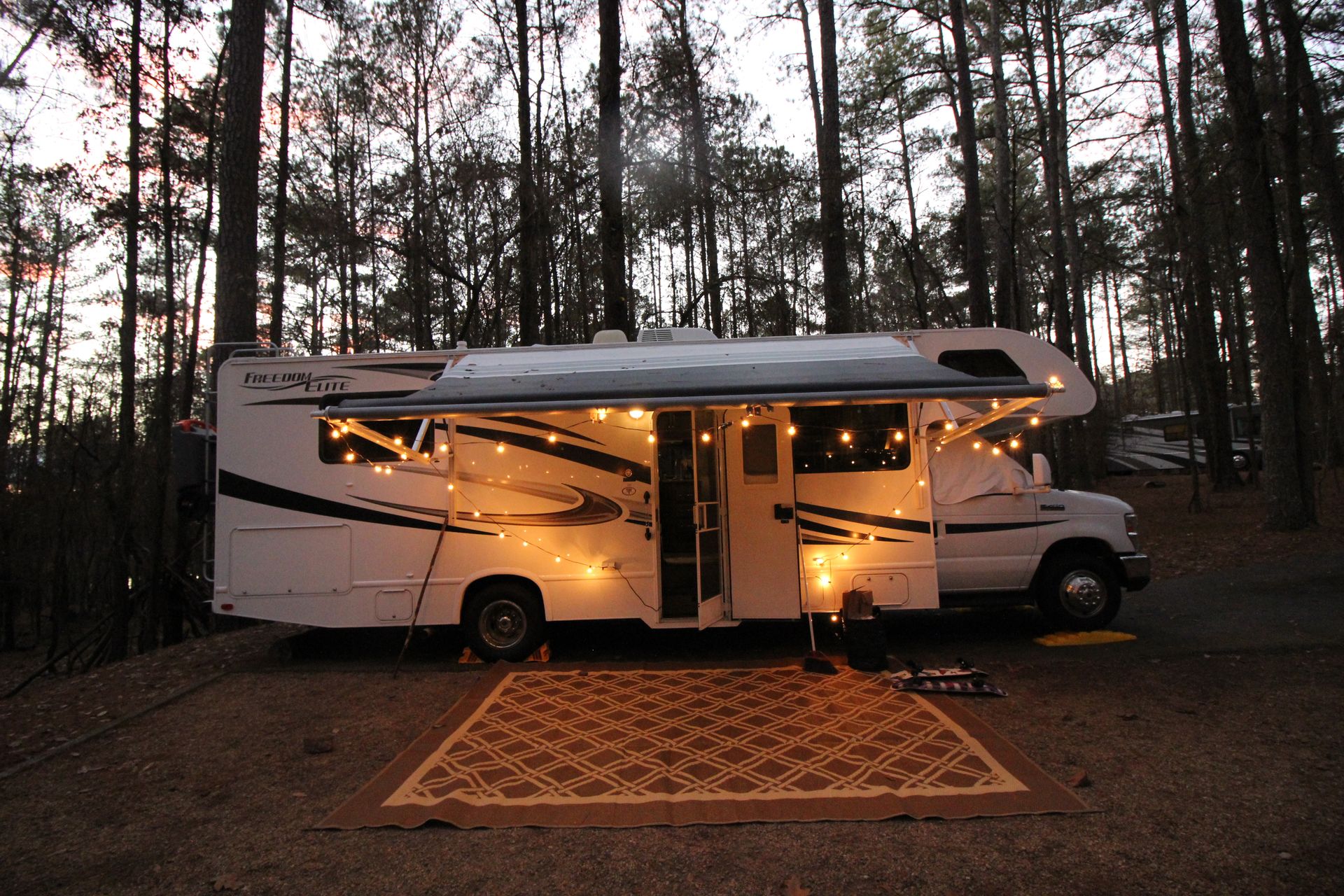 Photo 28 - 2013 Thor Class C Motorhome rental photo 30