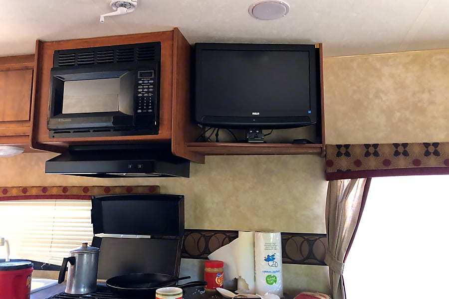 Photo 5 - 2010 Jayco Travel Trailer rental photo 7