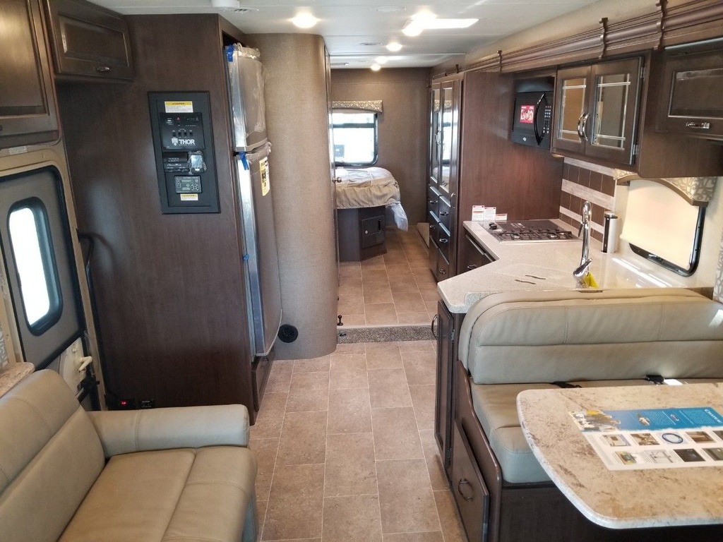 Photo 3 - 2019 Thor Motor Coach Class C Motorhome rental photo 5