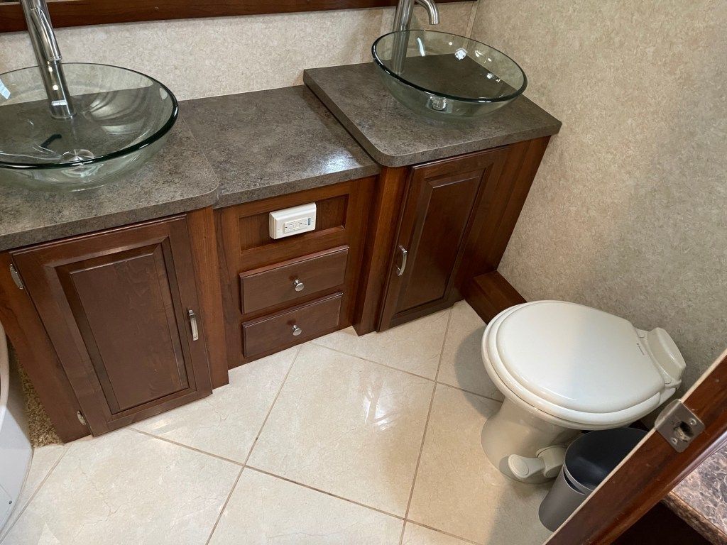 Photo 3 - 2013 Georgetown Class A Motorhome rental photo 5