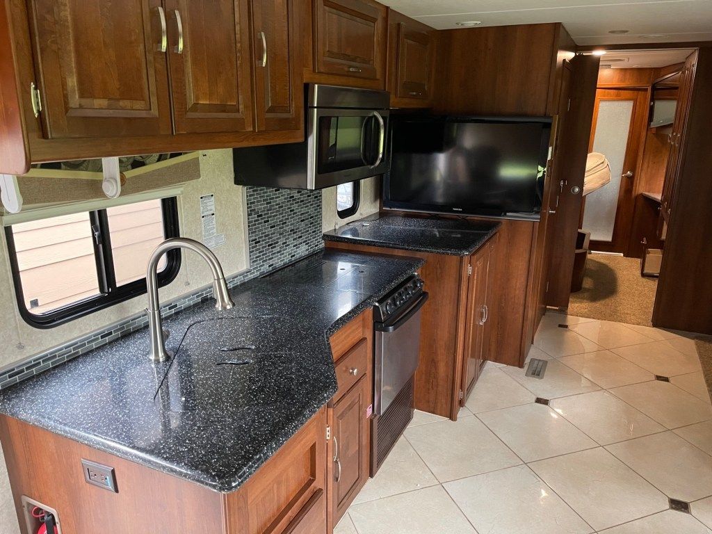 Photo 7 - 2013 Georgetown Class A Motorhome rental photo 9