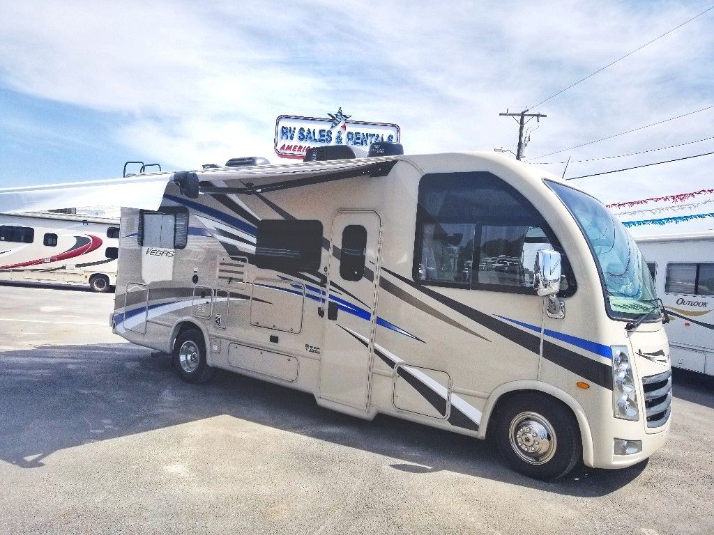 Photo 0 - 2020 Thor Motor Coach Class A Motorhome rental photo 2