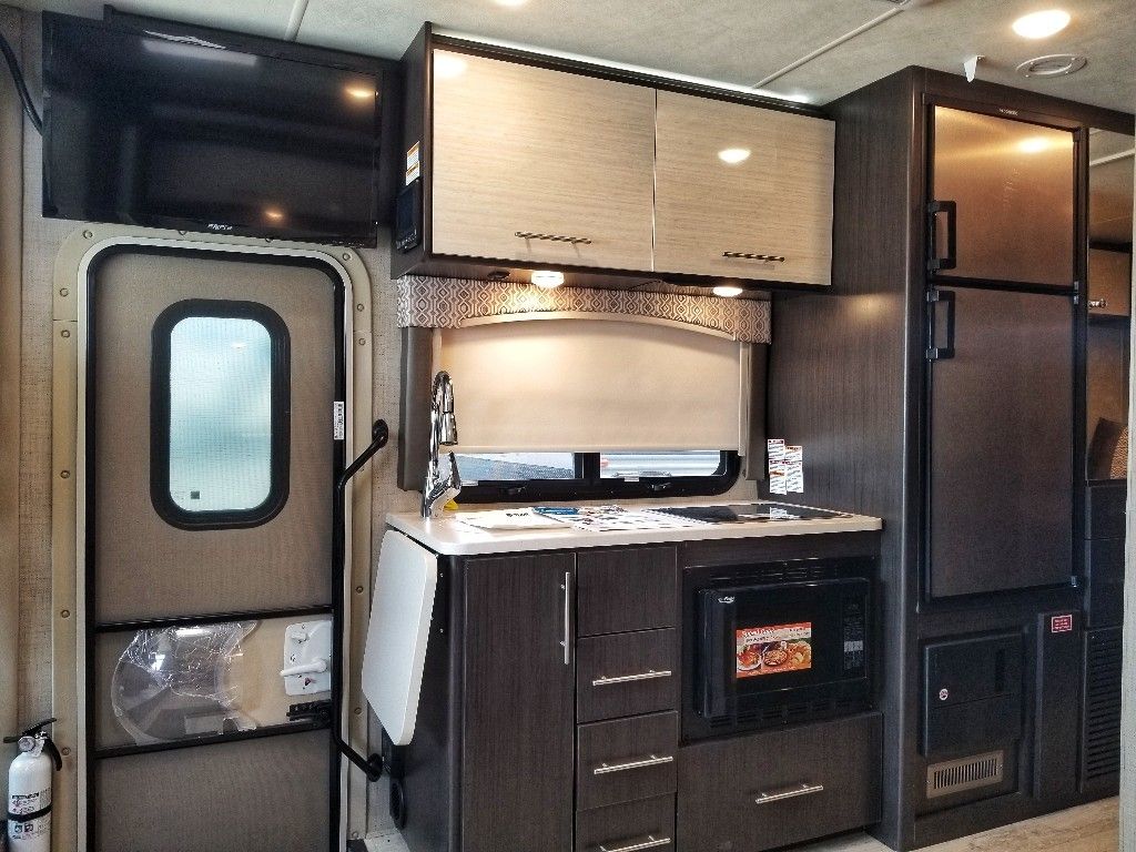 Photo 2 - 2020 Thor Motor Coach Class A Motorhome rental photo 4