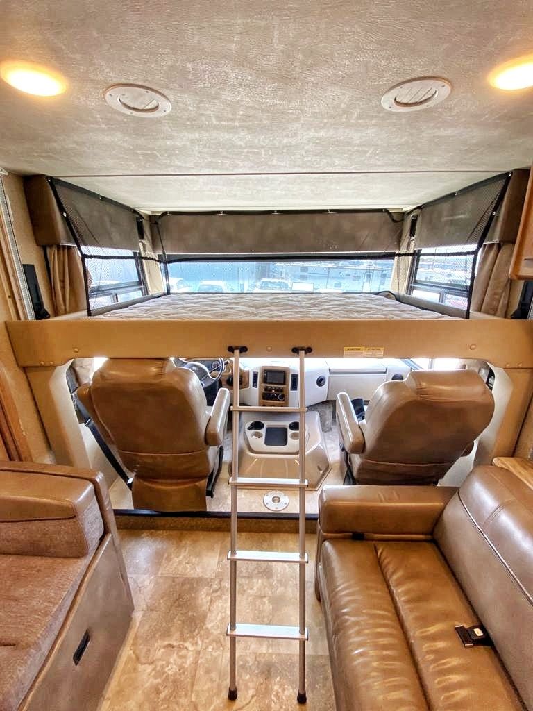 Photo 4 - 2018 Thor Motor Coach Class A Motorhome rental photo 6