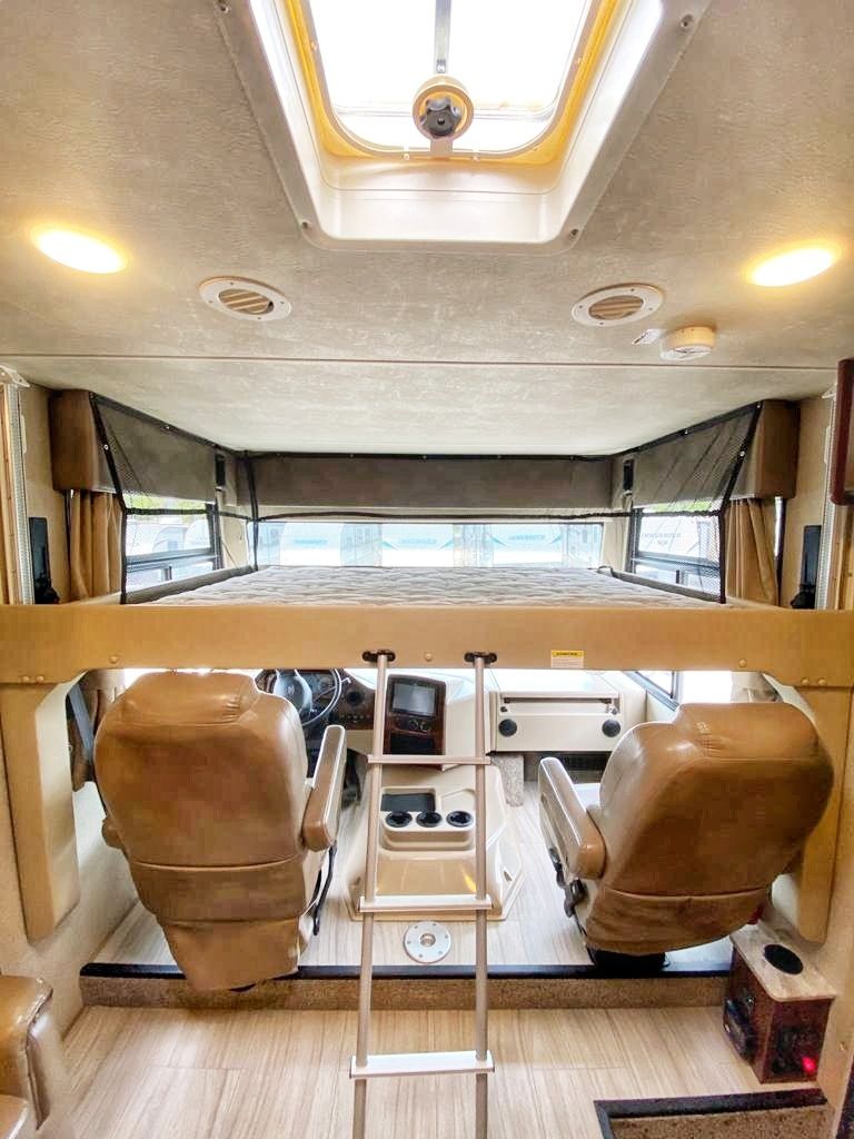 Photo 5 - 2019 Thor Motor Coach Class A Motorhome rental photo 7