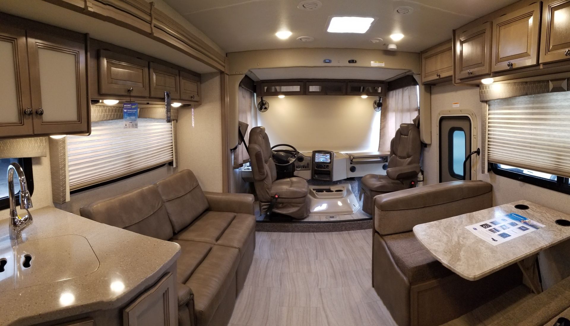 Photo 4 - 2020 Thor Motor Coach Class A Motorhome rental photo 6