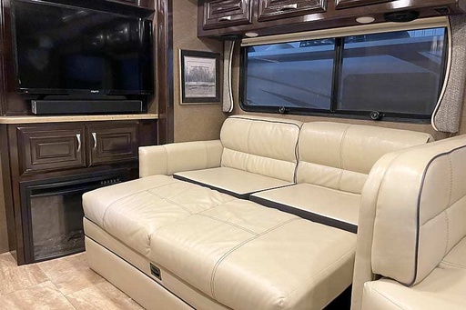 2016 Thor Motor Coach Challenger 37TB - 40 ft w/bunk Class A Motorhome for rent in Seymour, IN