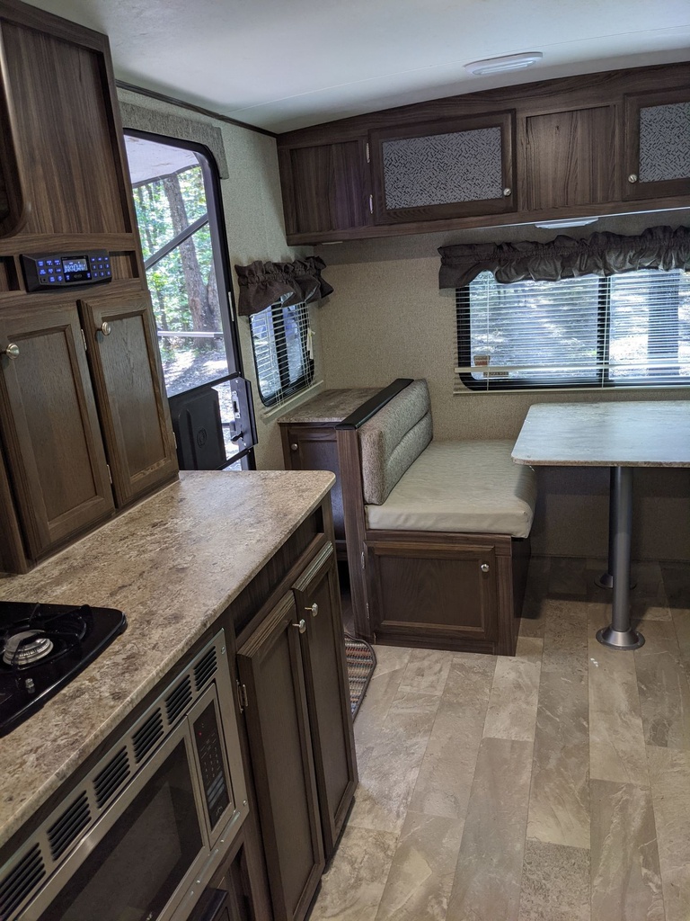 Photo 9 - 2019 Coachmen Travel Trailer rental photo 11