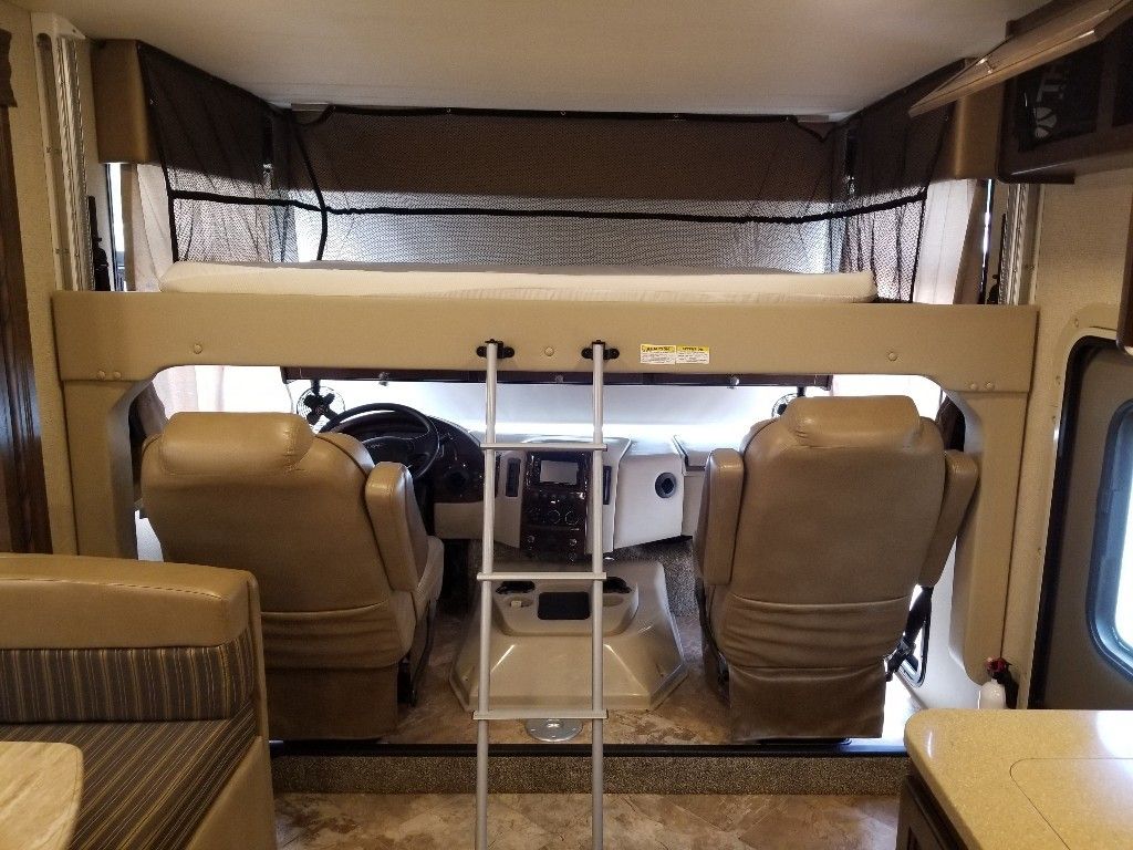 Photo 4 - 2017 Thor Motor Coach Class A Motorhome rental photo 6