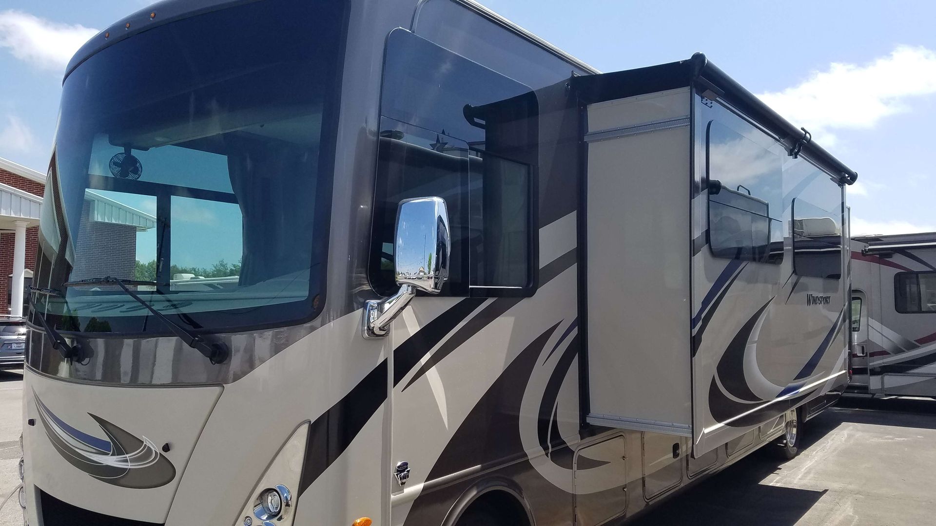 Photo 6 - 2018 Thor Motor Coach Class A Motorhome rental photo 8