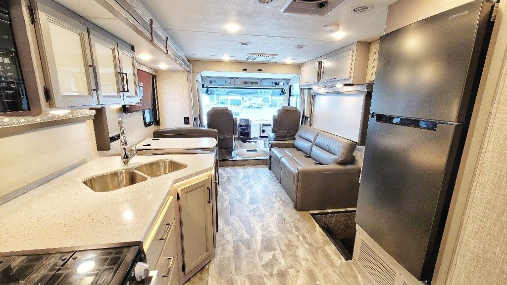 Photo 4 - 2022 Thor Motor Coach Class A Motorhome rental photo 6