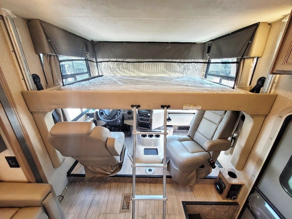 Photo 2 - 2021 Thor Motor Coach Class A Motorhome rental photo 4