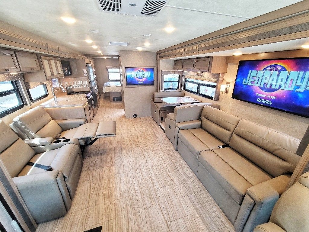 Photo 6 - 2021 Thor Motor Coach Class A Motorhome rental photo 8