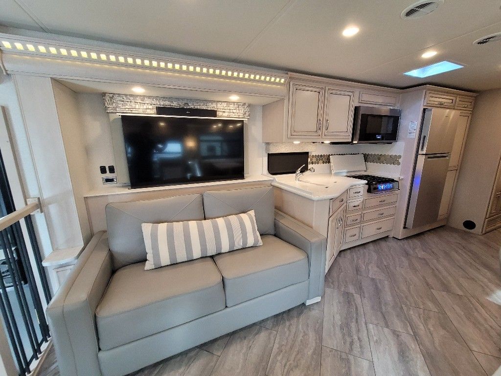 Photo 3 - 2021 Newmar Class A Motorhome rental photo 5