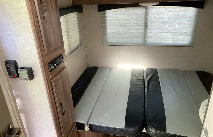Photo 13 - 2018 Travel Lite Travel Trailer rental photo 15