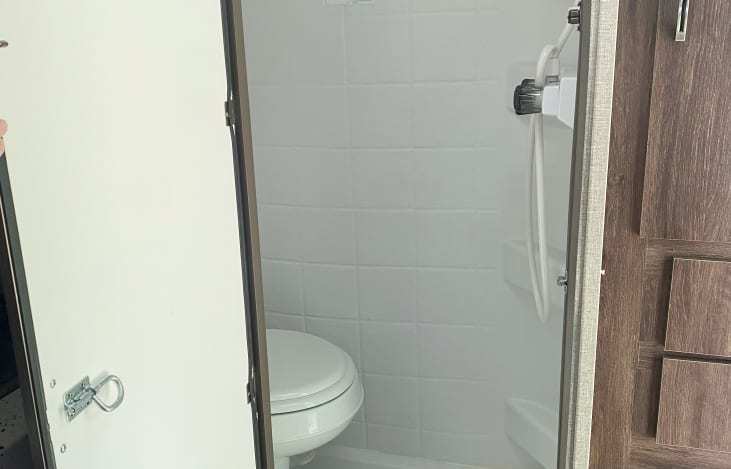 Photo 15 - 2018 Travel Lite Travel Trailer rental photo 17
