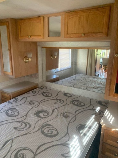 2001 Georgie Boy Pursuit Class A Motorhome for rent in Kansas City, KS