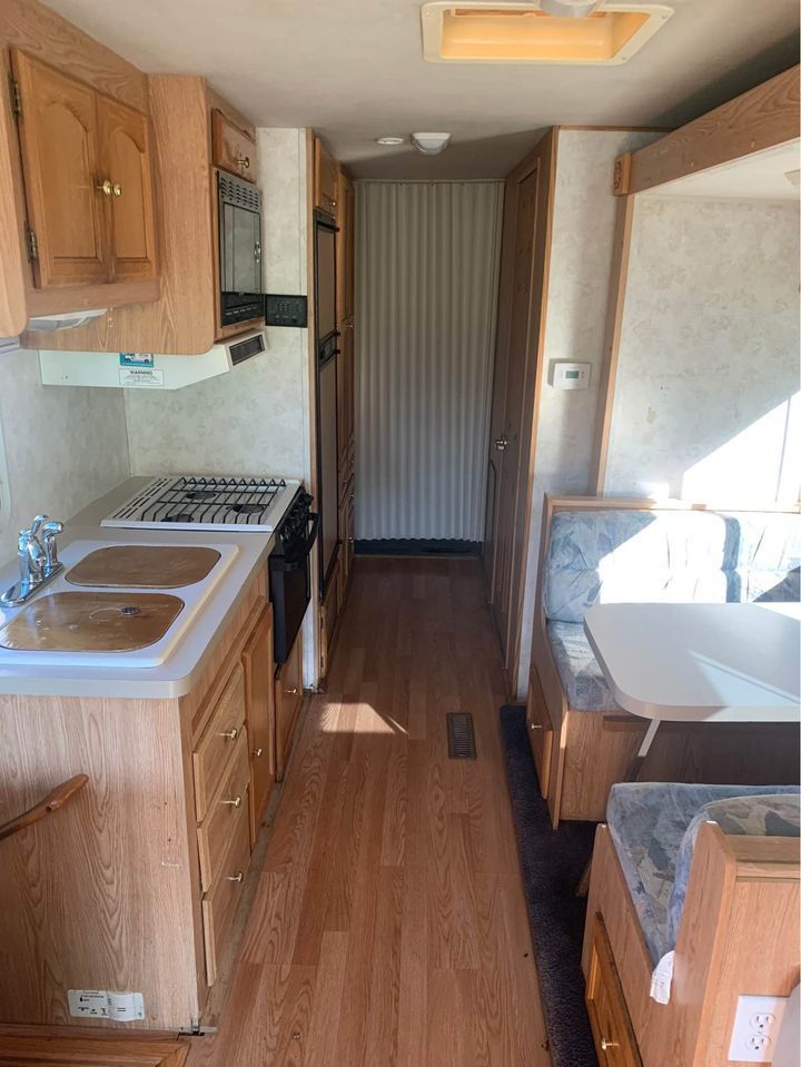 Photo 1 - 2001 Georgie Boy Class A Motorhome rental photo 13