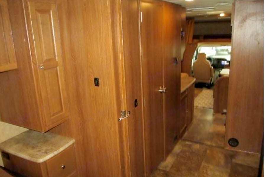 Photo 6 - 2016 Coachmen Class C Motorhome rental photo 8