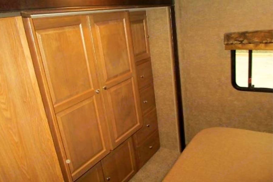 Photo 11 - 2016 Coachmen Class C Motorhome rental photo 13