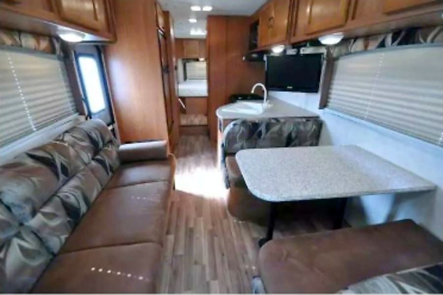 Photo 10 - 2012 Coachmen Class C Motorhome rental photo 12