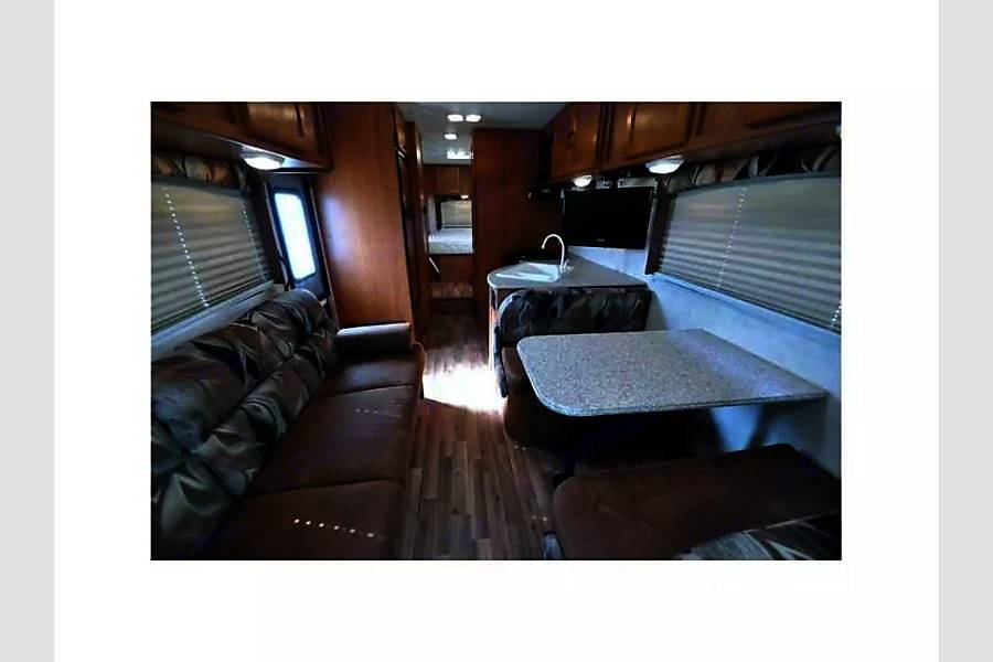 Photo 10 - 2014 Coachmen Class C Motorhome rental photo 12