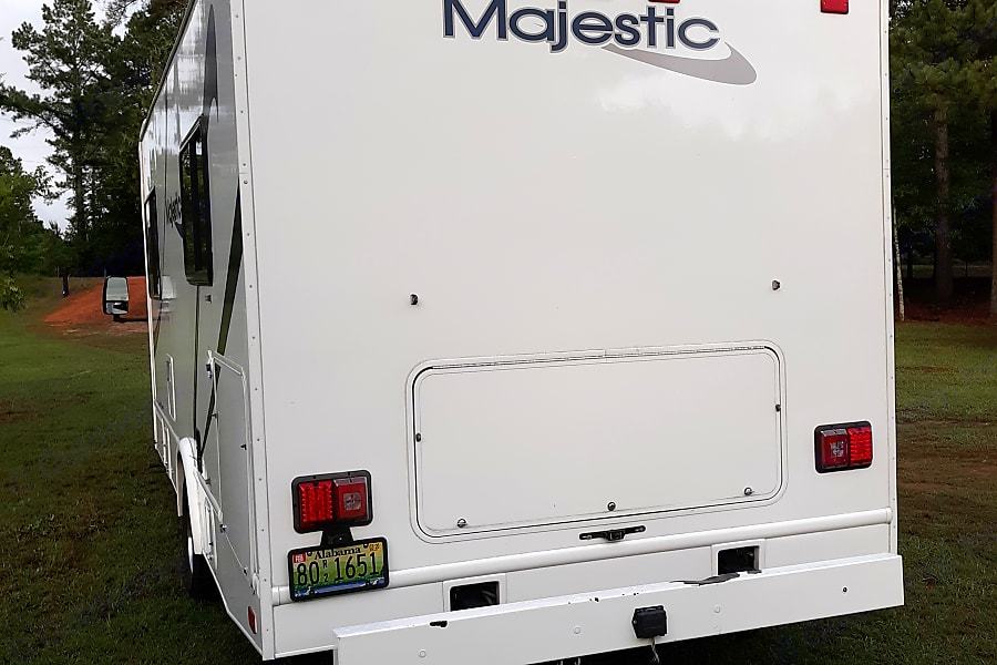 Photo 9 - 2011 Four Winds Class C Motorhome rental photo 11