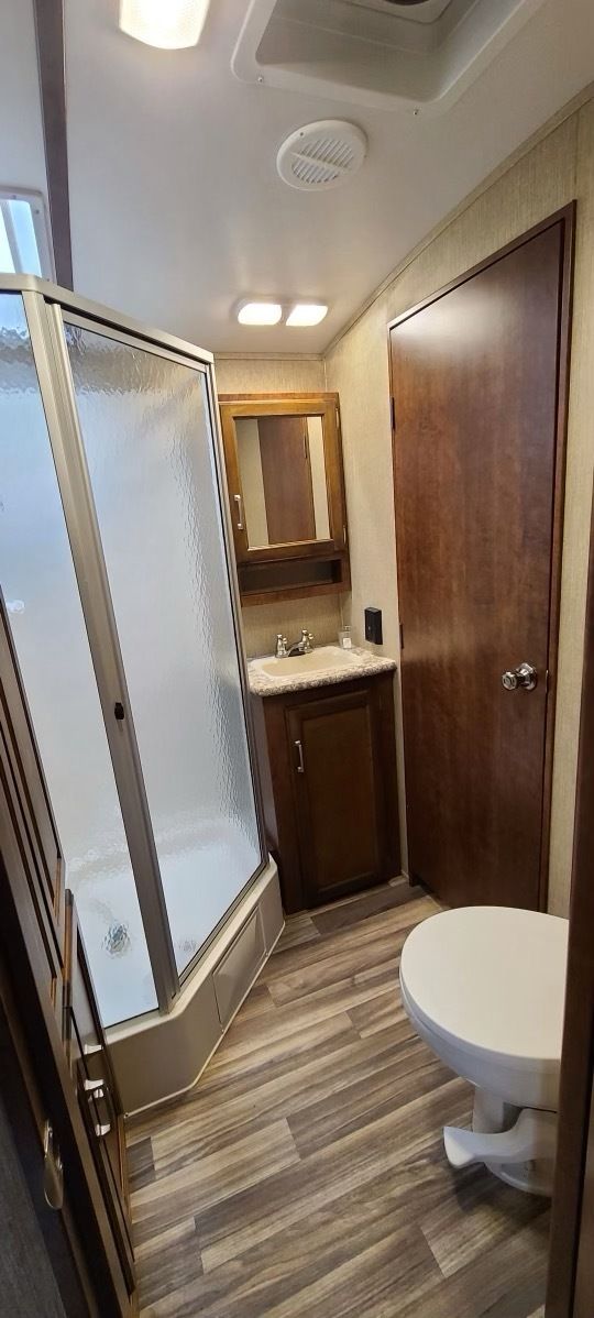 Photo 22 - 2017 Keystone Travel Trailer rental photo 23