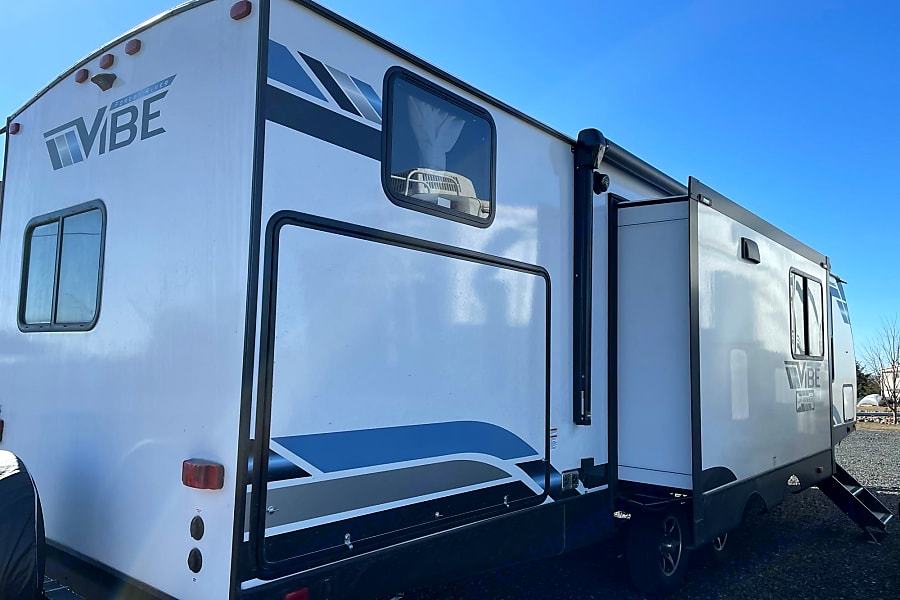 Photo 11 - 2021 Forest River Travel Trailer rental photo 13