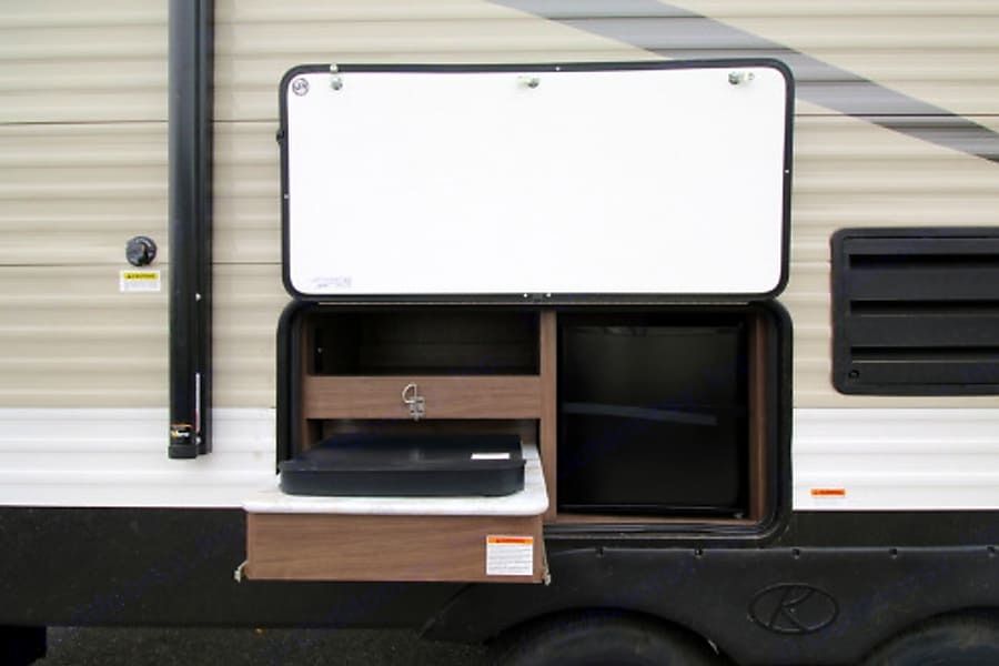 Photo 6 - 2020 Keystone Travel Trailer rental photo 8