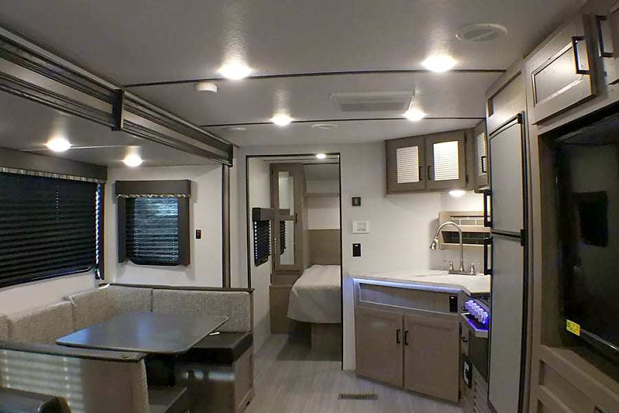 Photo 5 - 2020 Keystone Travel Trailer rental photo 7