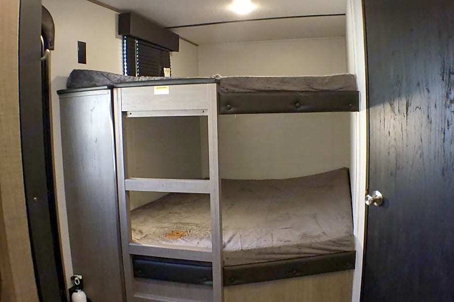 Photo 14 - 2020 Keystone Travel Trailer rental photo 16