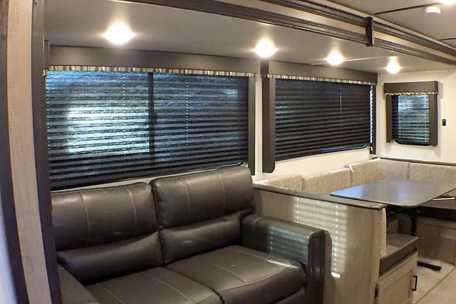 Photo 18 - 2020 Keystone Travel Trailer rental photo 20