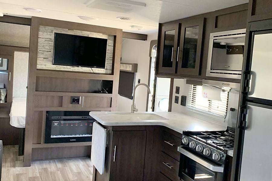 Photo 9 - 2020 Salem Travel Trailer rental photo 11