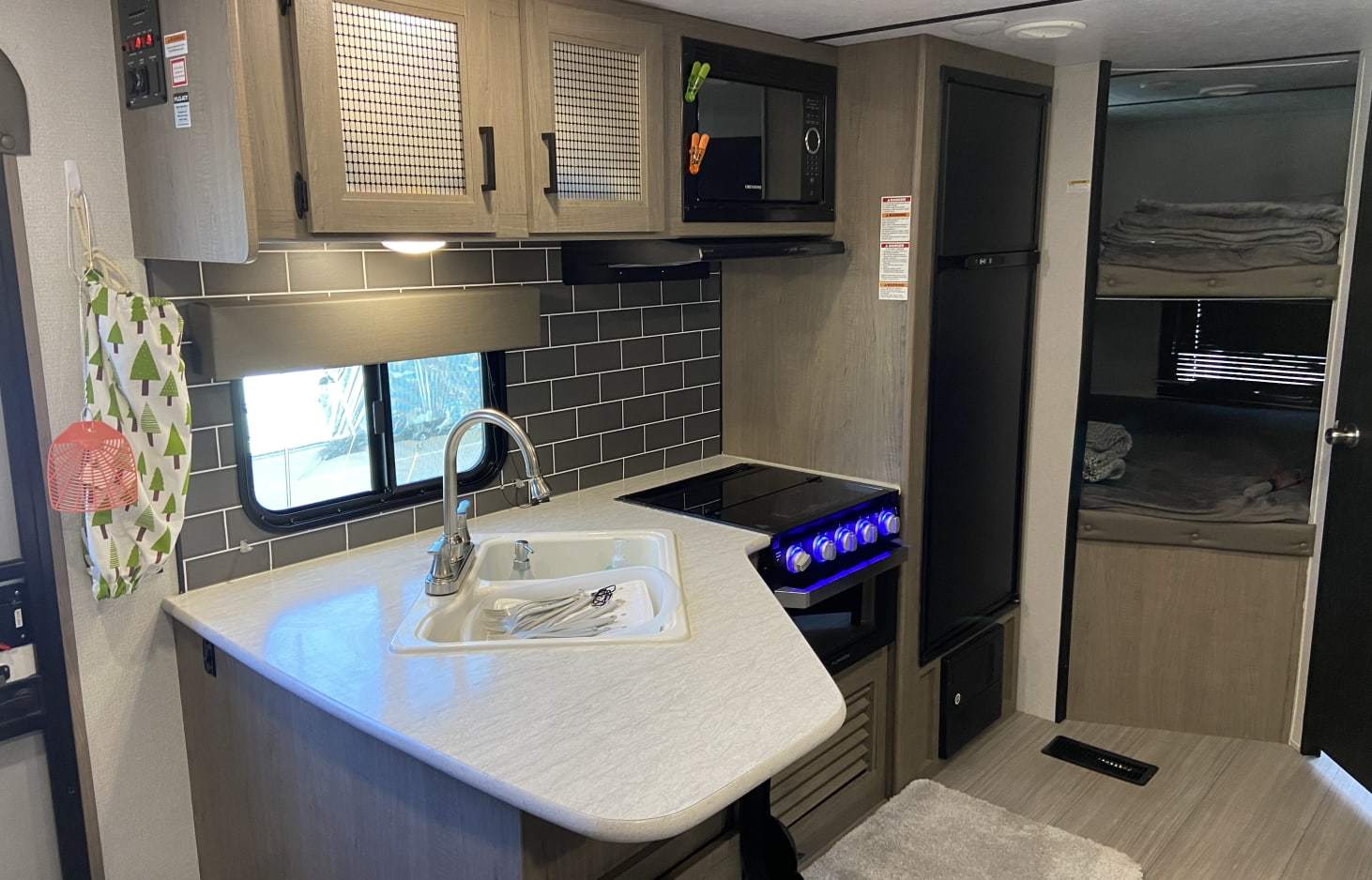 Photo 14 - 2021 Keystone Rv Travel Trailer rental photo 16