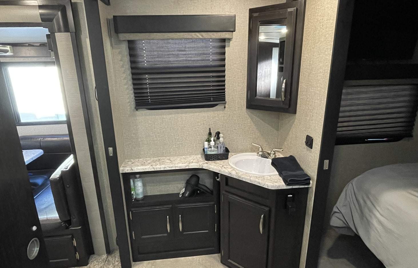 Photo 8 - 2019 Grand Design Travel Trailer rental photo 10