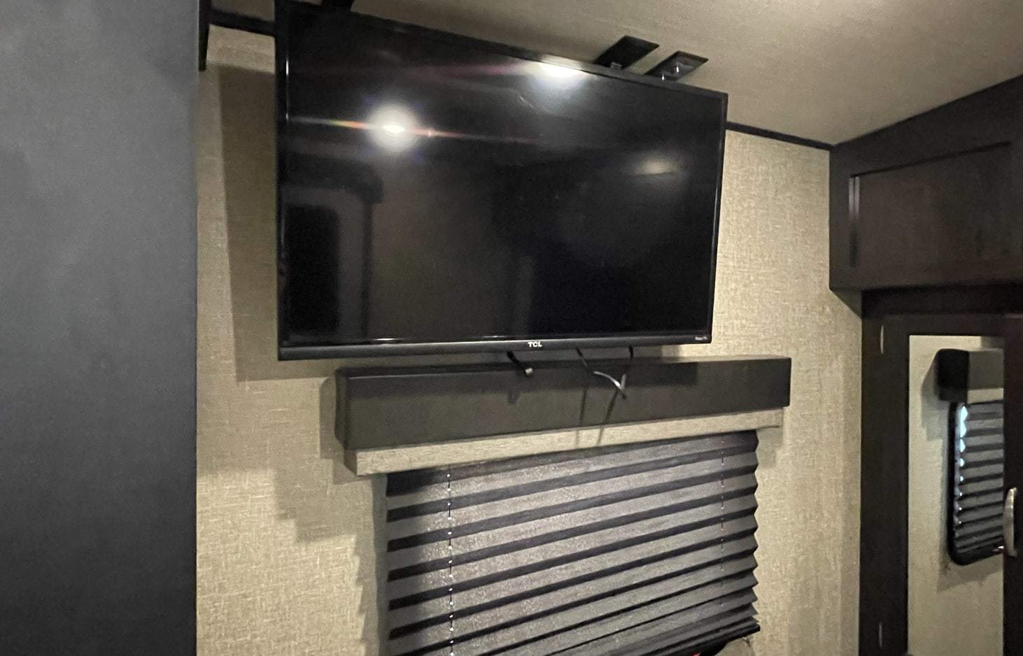 Photo 9 - 2019 Grand Design Travel Trailer rental photo 11