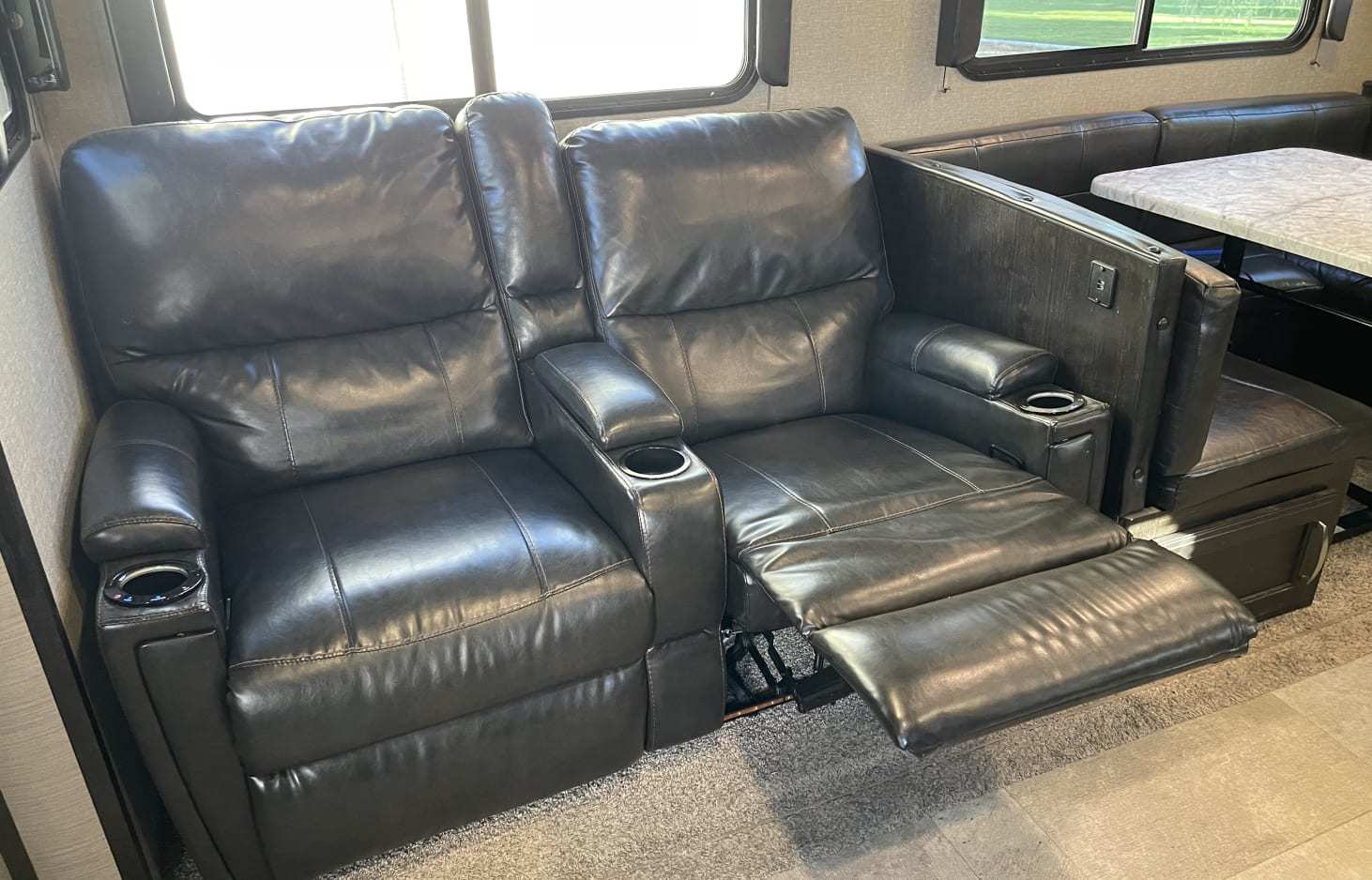 Photo 13 - 2019 Grand Design Travel Trailer rental photo 15