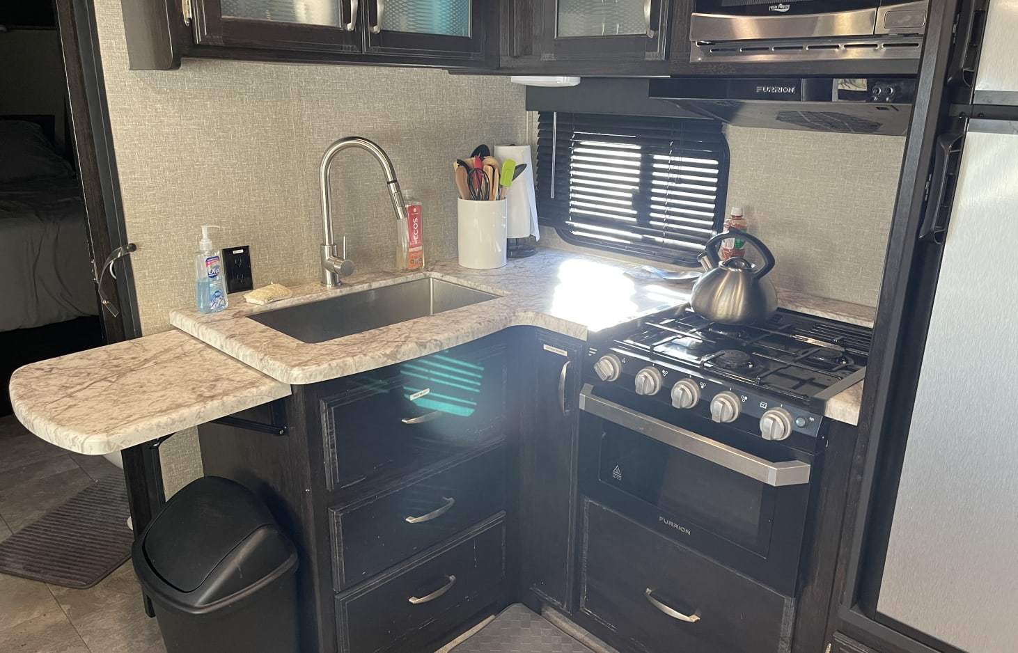 Photo 15 - 2019 Grand Design Travel Trailer rental photo 17
