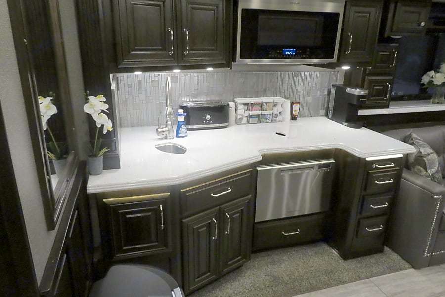 Photo 15 - 2019 Monaco Class A Motorhome rental photo 17