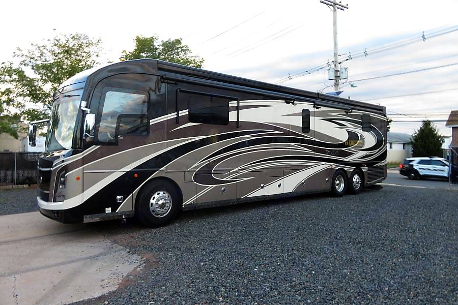 Photo 20 - 2019 Monaco Class A Motorhome rental photo 22